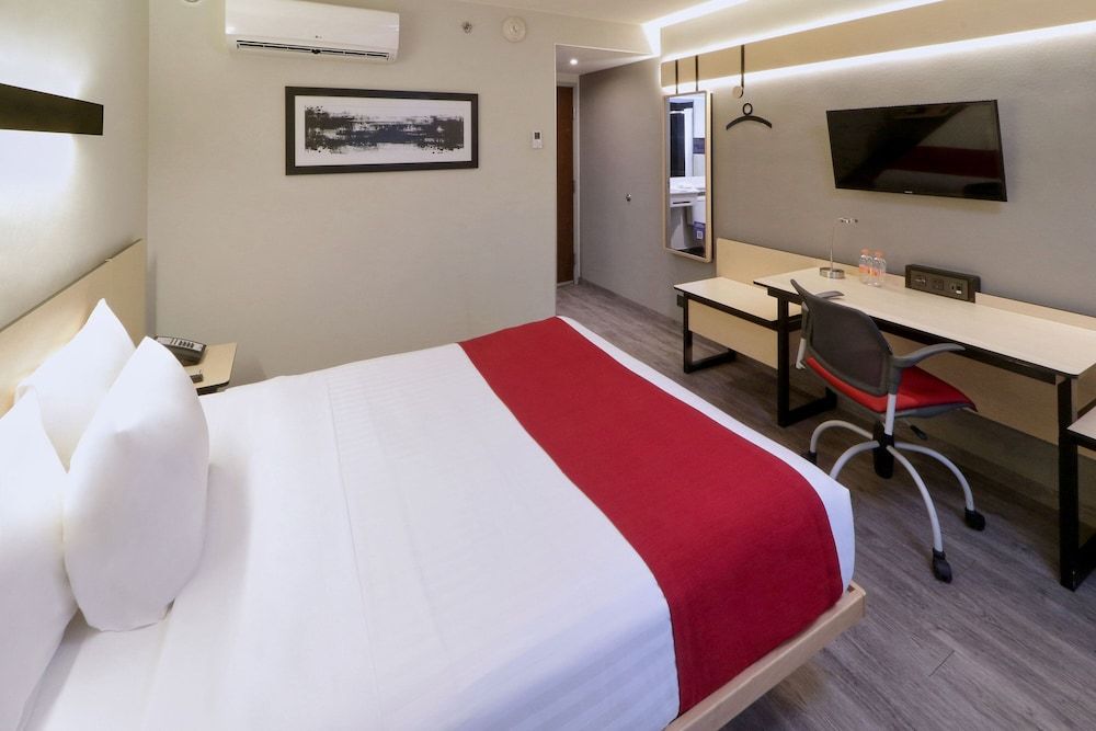 City Express by Marriott Piedras Negras Room, 1 Queen Bed, Non Smoking 5