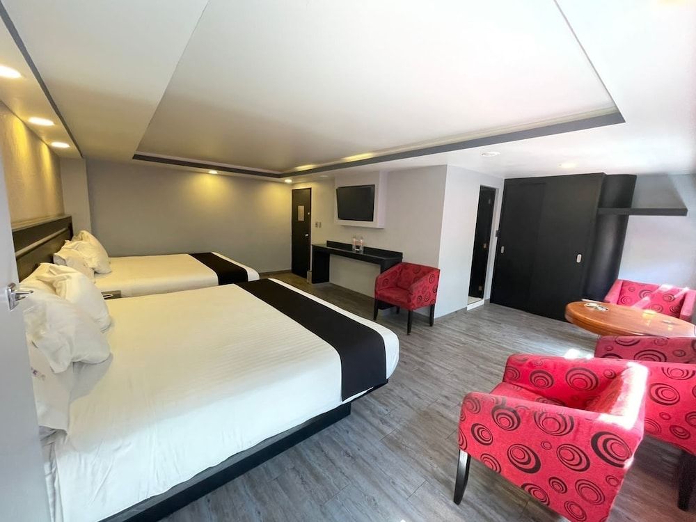 undefined Hotel El Senador 3