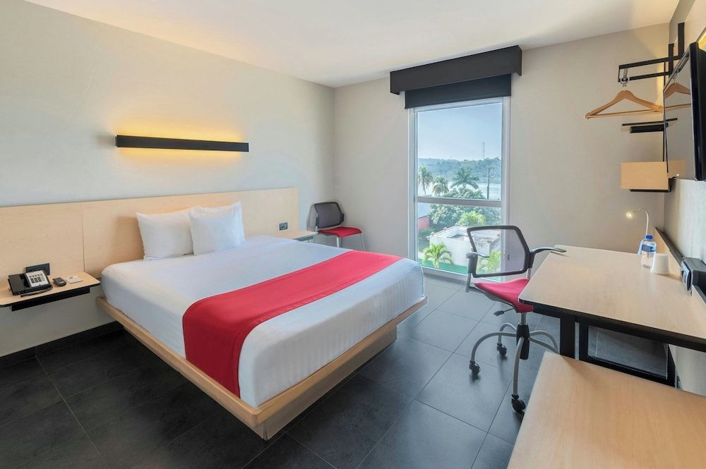City Express by Marriott Tuxpan Room, 1 Queen Bed 3