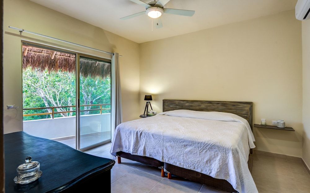 Premium Penthouse, 2 Bedrooms, Patio