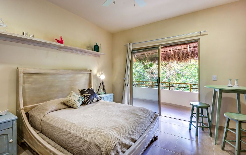 Premium Penthouse, 2 Bedrooms, Patio