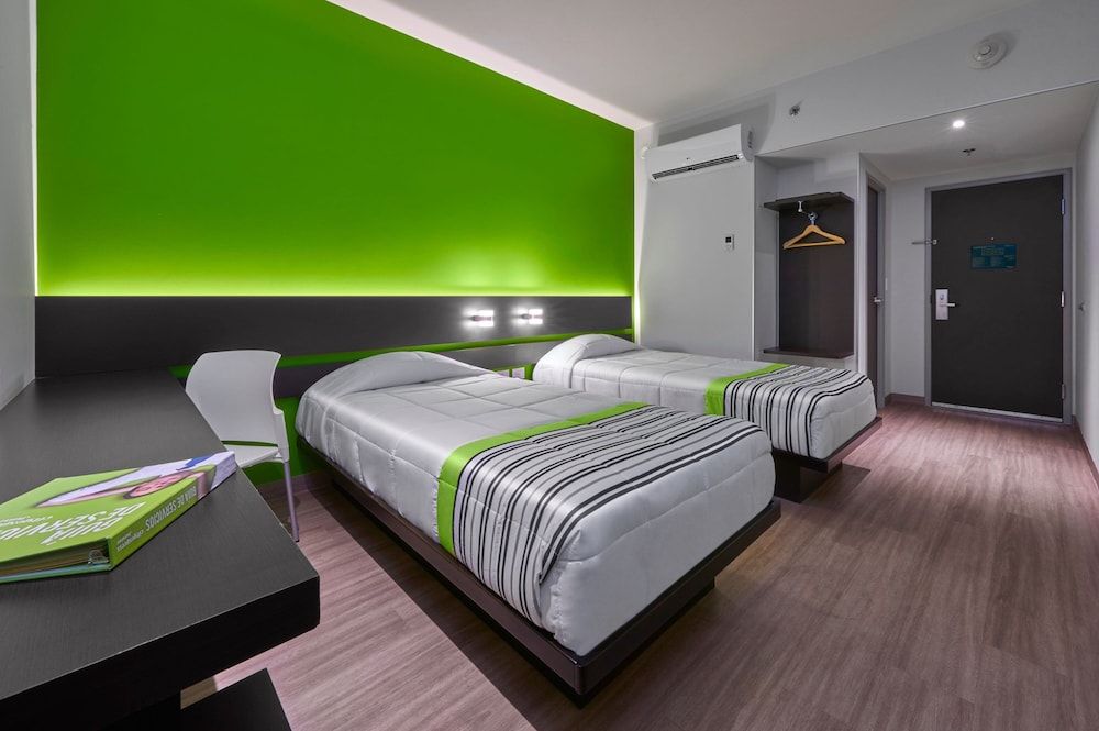 City Express Junior by Marriott Toluca Zona Industrial Room, 2 Twin Beds 3