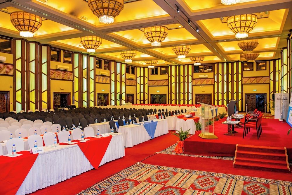 undefined Safari Park Hotel And Casino 4