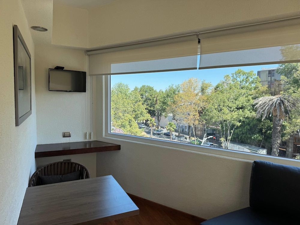 Comfort Inn Puebla Centro Histórico Suite, 1 King Bed, Non Smoking (Upgrade) 4