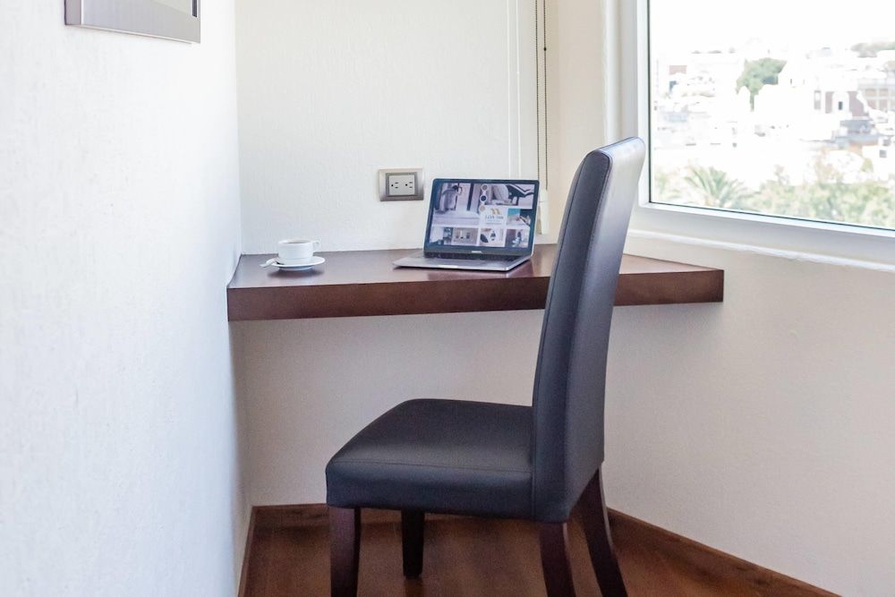 Comfort Inn Puebla Centro Histórico Suite, 1 King Bed, Non Smoking (Upgrade) 9