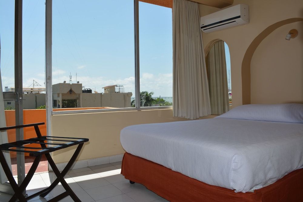 Single Room, Balcony
