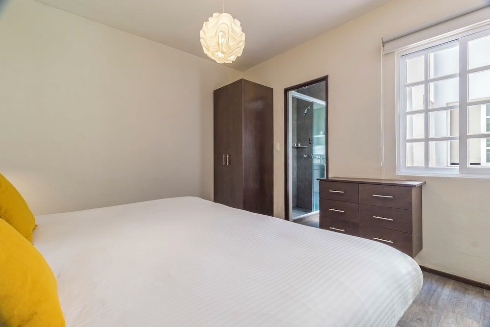 OM686 Urban Lofts Short-Long Stays Standard Apartment, 1 King Bed with Sofa bed 4