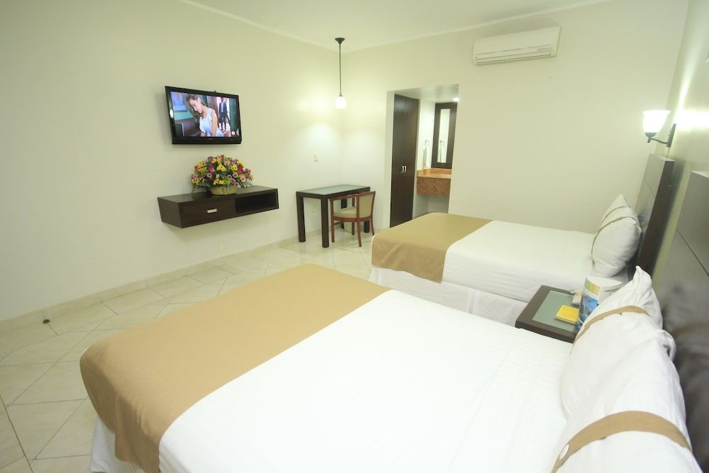 Hotel Casa Blanca Deluxe Double Room, 2 Queen Beds, Garden View 11