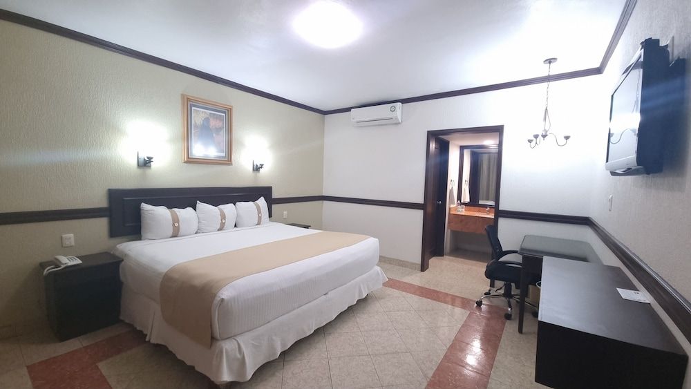 Hotel Casa Blanca Deluxe Room, 1 King Bed, Garden View 10