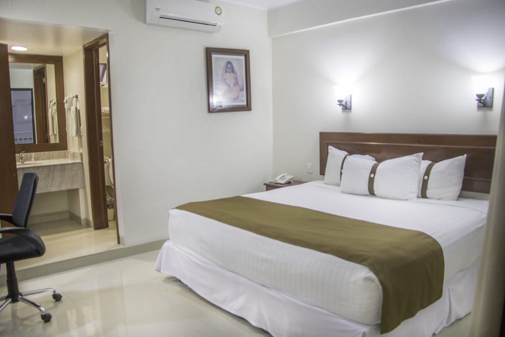 Hotel Casa Blanca Deluxe Room, 1 King Bed, Garden View 6