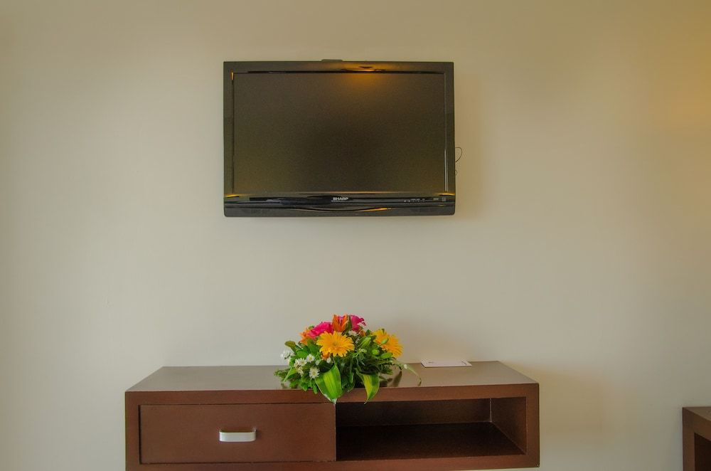 Hotel Casa Blanca Deluxe Room, 1 King Bed, Garden View 15