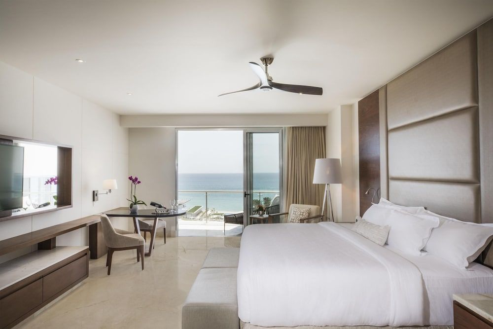Royale Governor Partial Ocean View