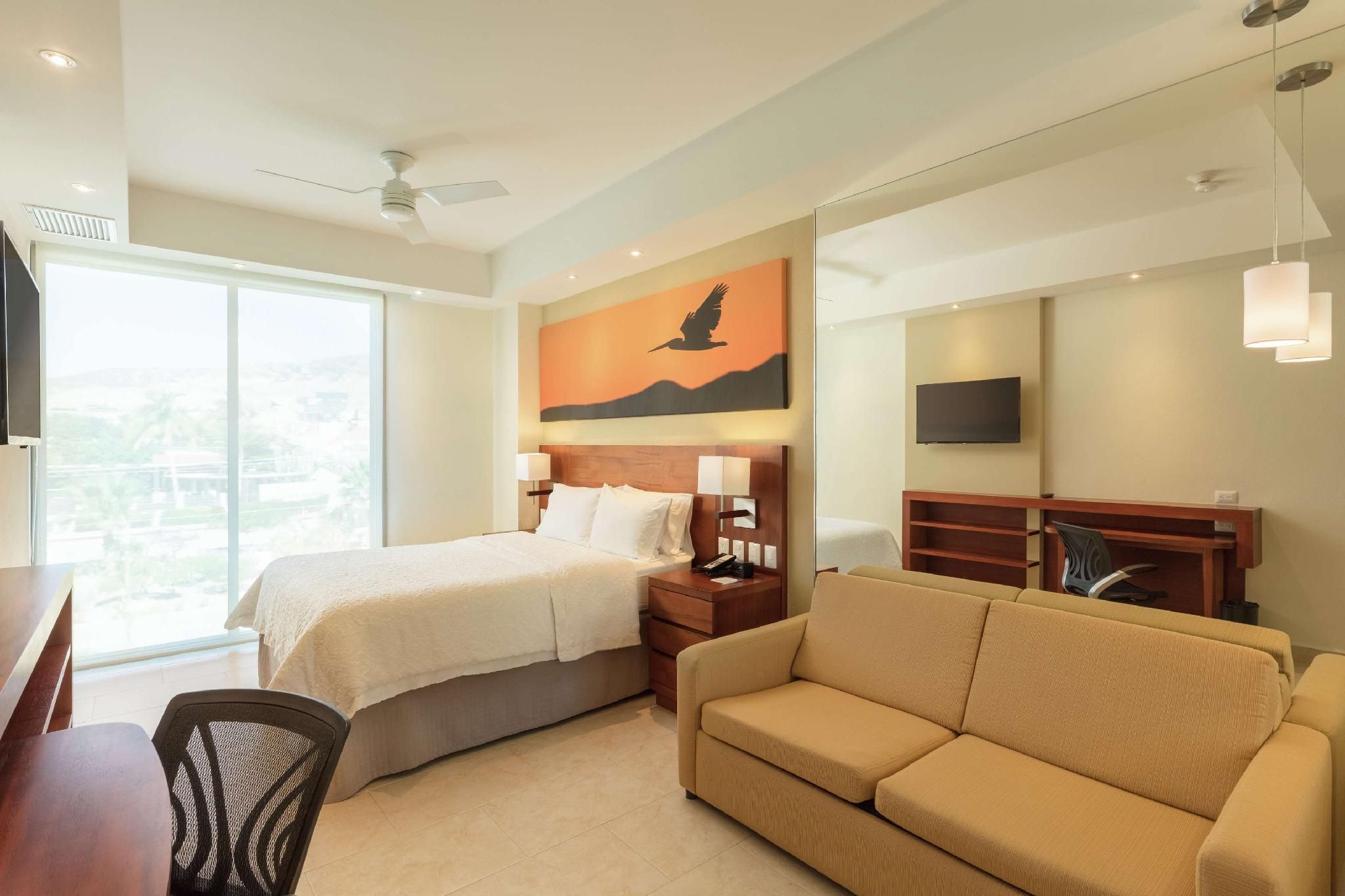 1 QUEEN BED WITH MOUNTAIN VIEW NONSMOKING