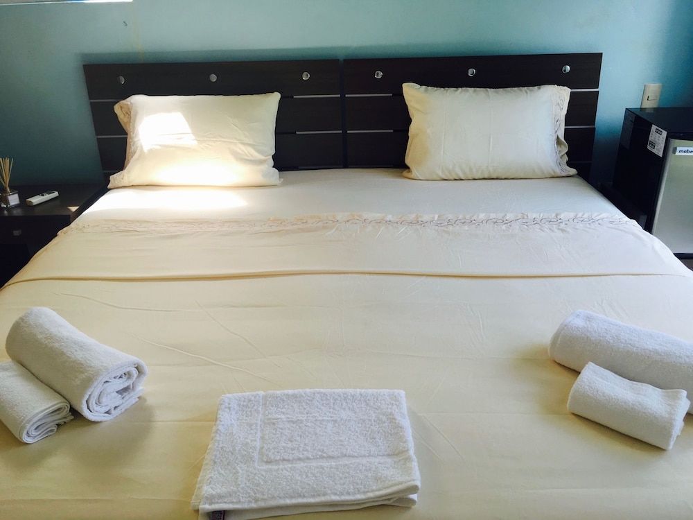 Room, 1 King Bed, Pool View