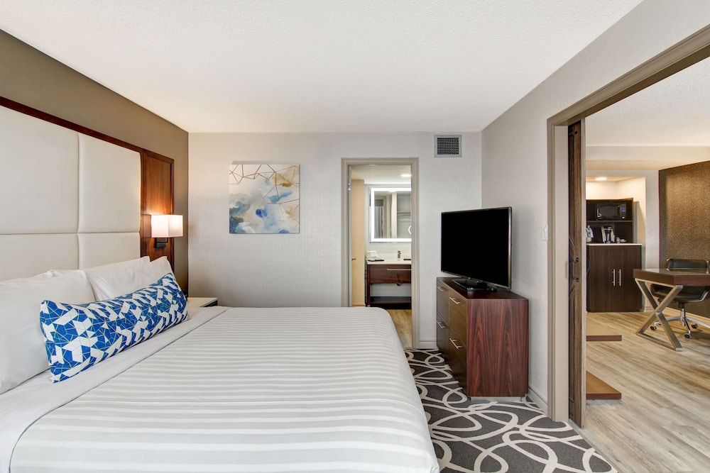 Preferred Suite, 1 King Bed with Sofa bed