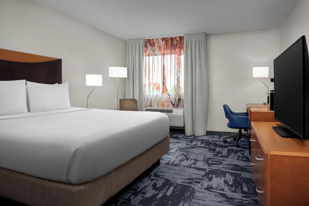 Room, 1 King Bed, Non Smoking