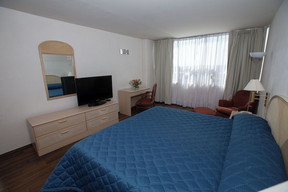 Hotel San Francisco Toluca Executive Room, 1 King Bed 2