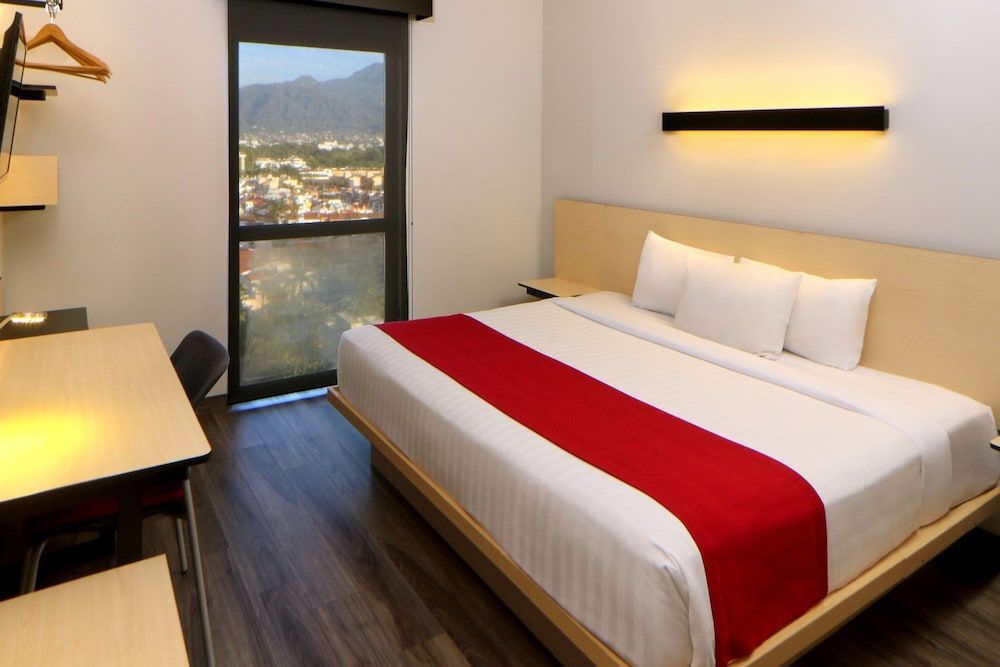 City Express Plus by Marriott Puerto Vallarta Room, 1 King Bed 5