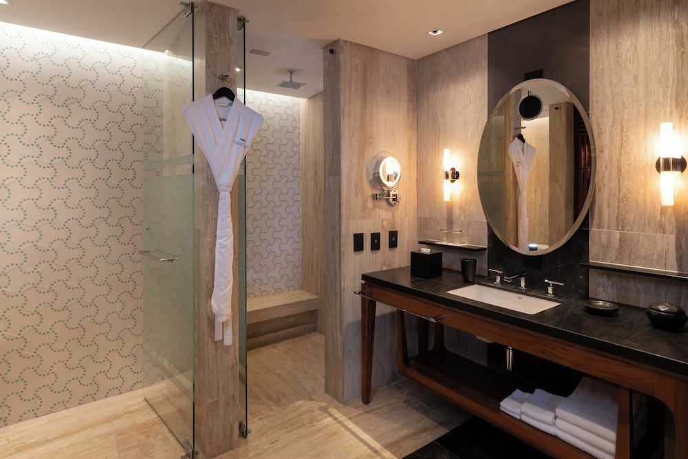 Thompson Playa Del Carmen Beach House, by Hyatt Room, 1 King Bed, Terrace, Pool View 5