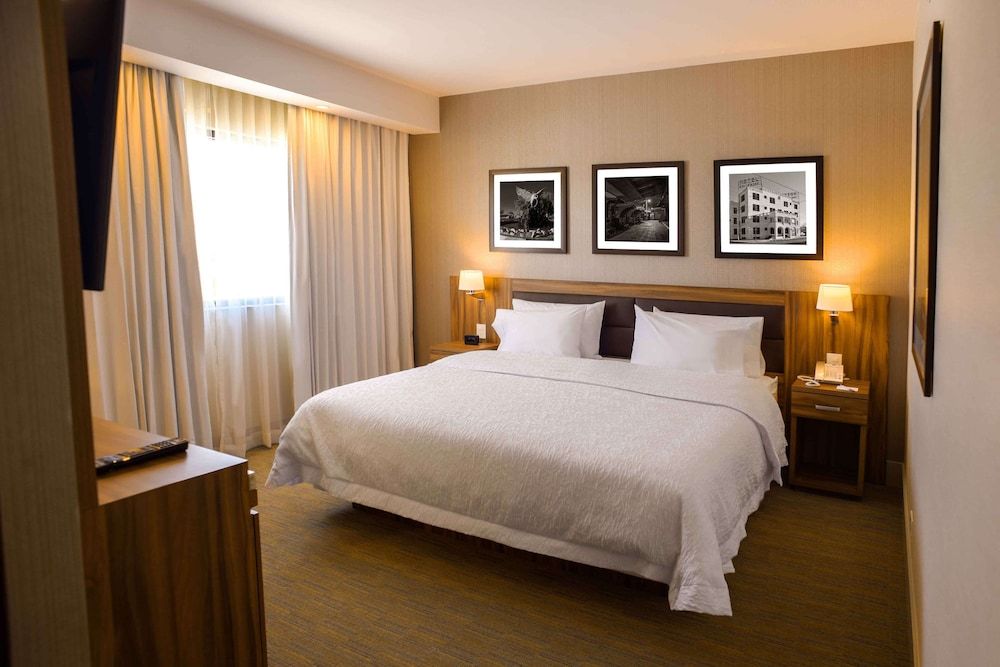 Deluxe Suite, 1 King Bed, Non Smoking, Refrigerator & Microwave