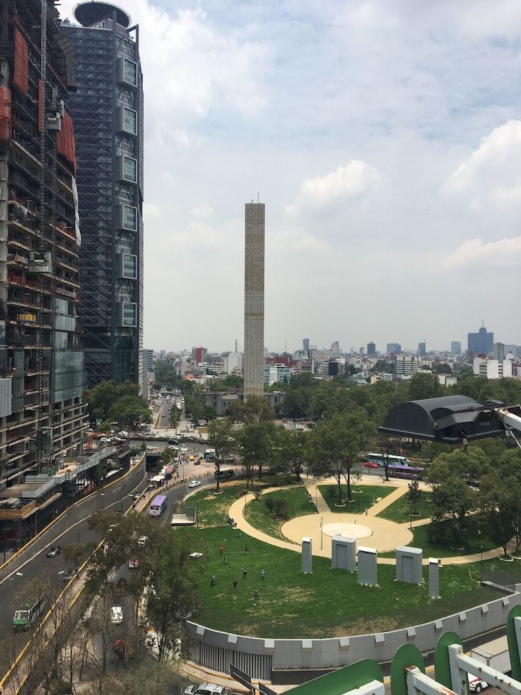 undefined Suites Contempo 9