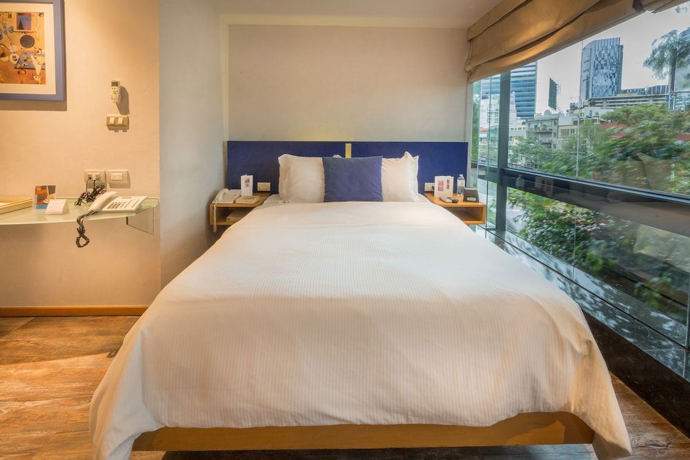 undefined Suites Contempo 3