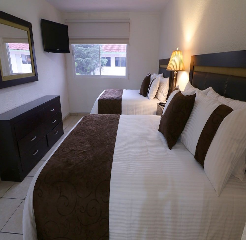 Hotel Misión Express Saltillo Standard Room, 2 Double Beds