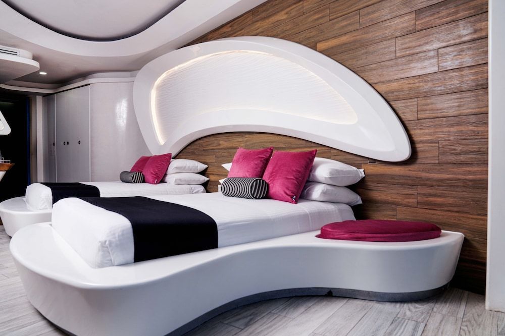 The Carmen Hotel - Ocean Front Coral Suite 4