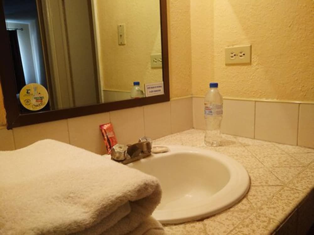 Hotel Chula Vista Double Room, 1 King Bed 6