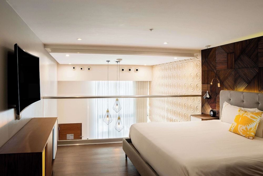Suite, 1 King Bed (Mezzanine Residence)