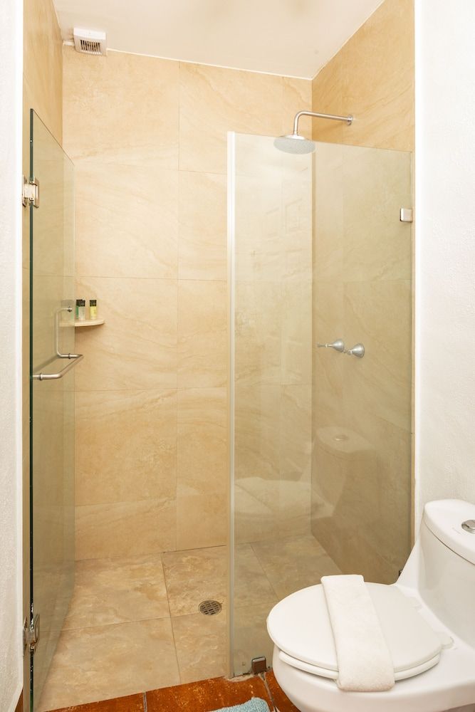 Casa Lotería -Pueblito Sayulita- Colorful, Family and Relax Experience with Private Parking and Pool Family Suite with Kitchenette and Walk to Pool 6