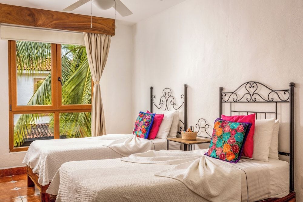 Casa Lotería -Pueblito Sayulita- Colorful, Family and Relax Experience with Private Parking and Pool Multiple Bedroom Master Suite with Private Terrace, Kitchenette and Pool View 2