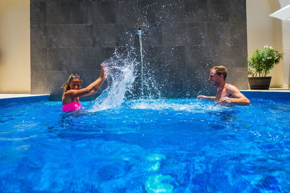 undefined Hotel MX portal maya 6