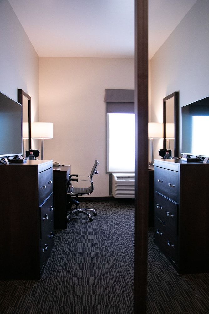 Best Western Plus Chihuahua Juventud Standard Room, 2 Queen Beds, Non Smoking, Refrigerator 15