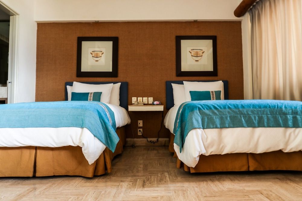 Deluxe Studio Suite