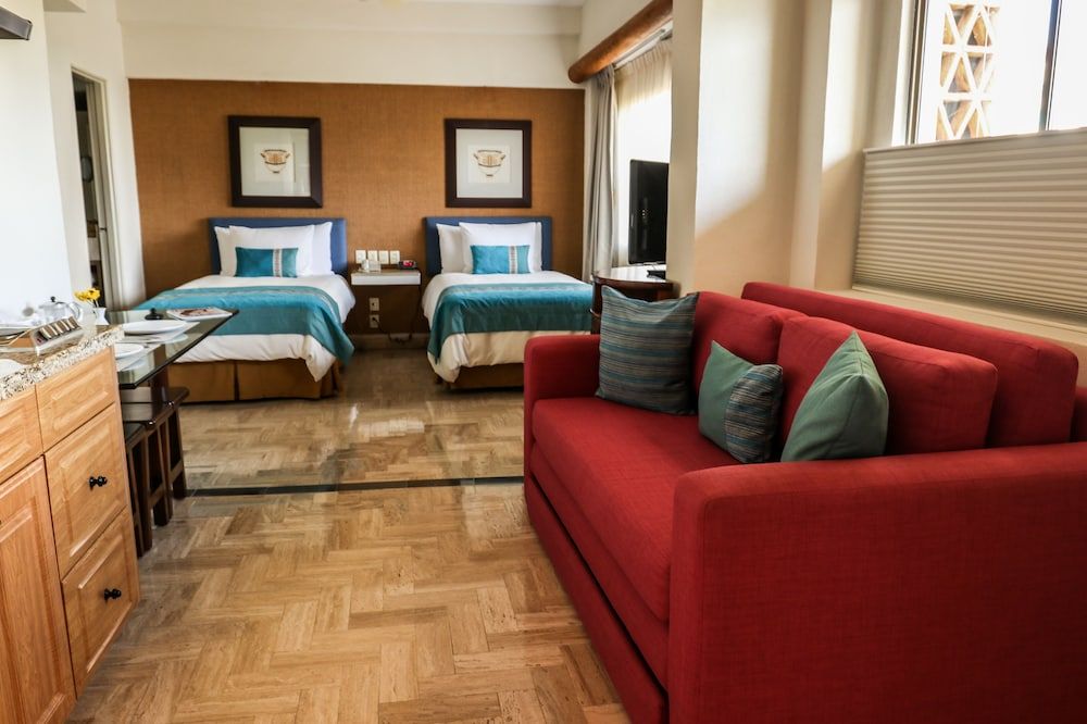 Deluxe Studio Suite