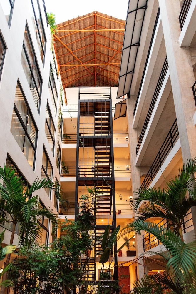 undefined Hotel52 10