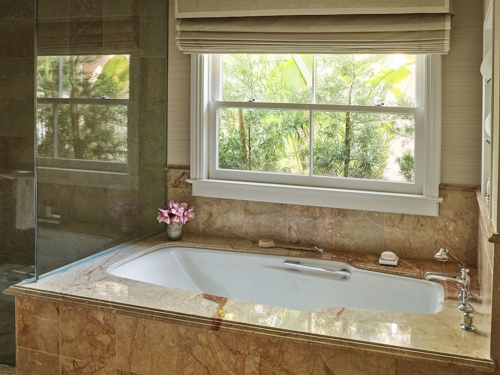 The Beverly Hills Hotel Bungalow Double Room 4