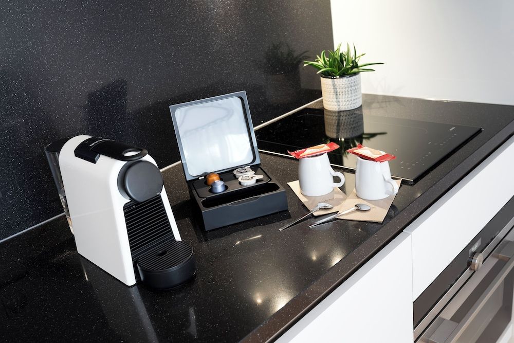 PREMIER SUITES PLUS Antwerp Executive Double/Twin Studio with Kitchen 7