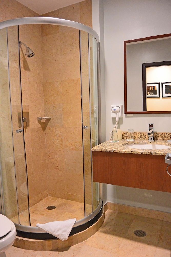 Wyndham Garden Mexico City Reforma Suite, 1 Queen Bed 3