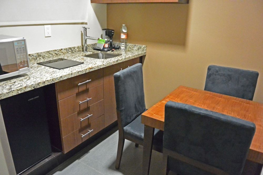 Wyndham Garden Mexico City Reforma Suite, 1 Queen Bed 13