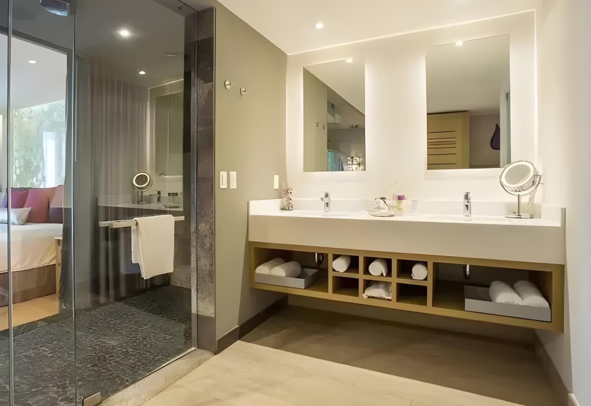 Xhale Club Junior Suite Swimout Tropical View Double - All Inclusive