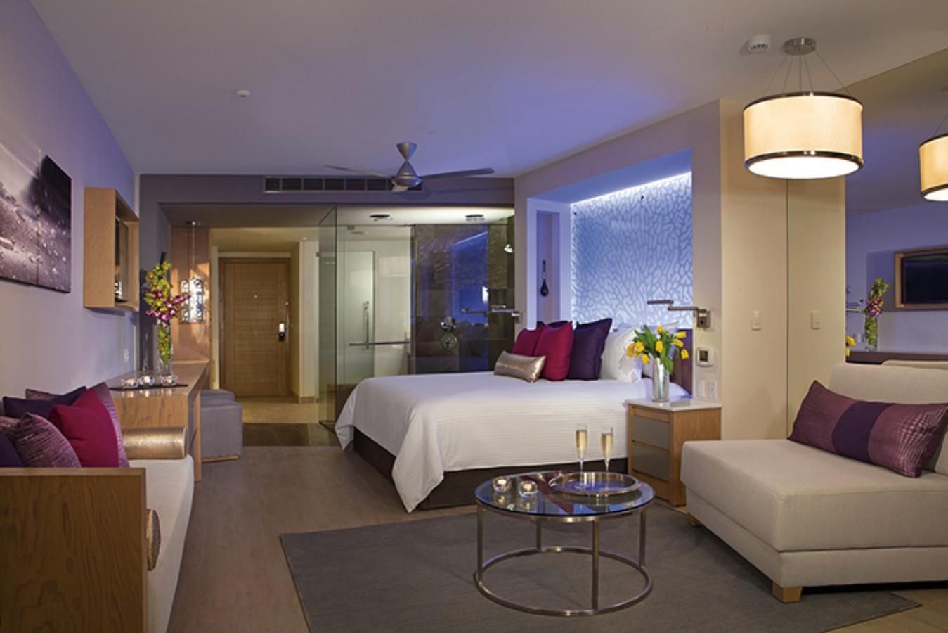 Xcelerate Junior Suite Ocean Front King Bed - All Inclusive