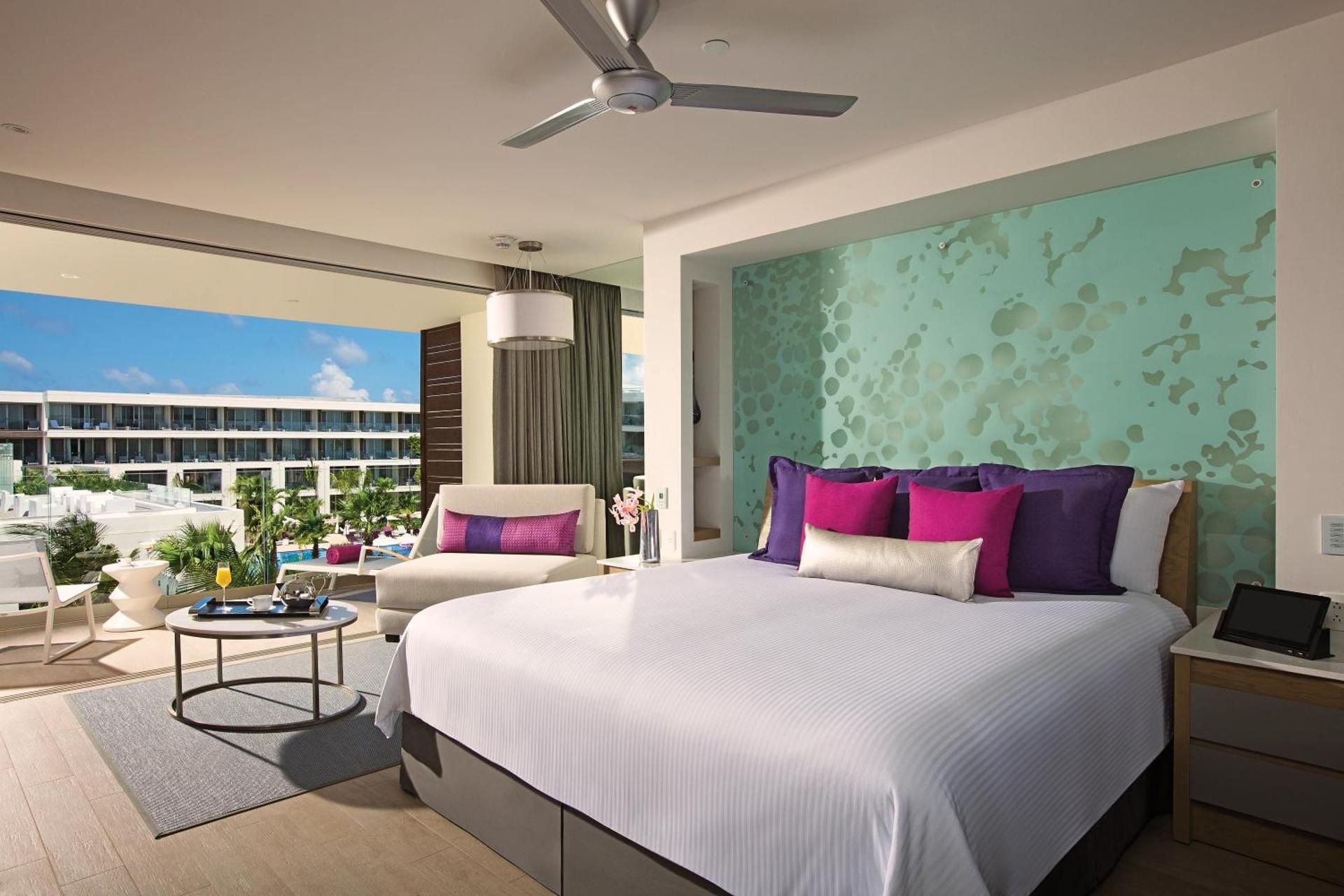 Xhale Club Junior Suite Ocean View King - All Inclusive