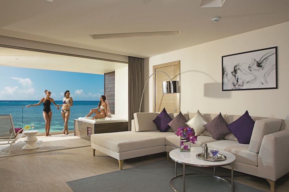 Xhale Club Master Suite Ocean Front King