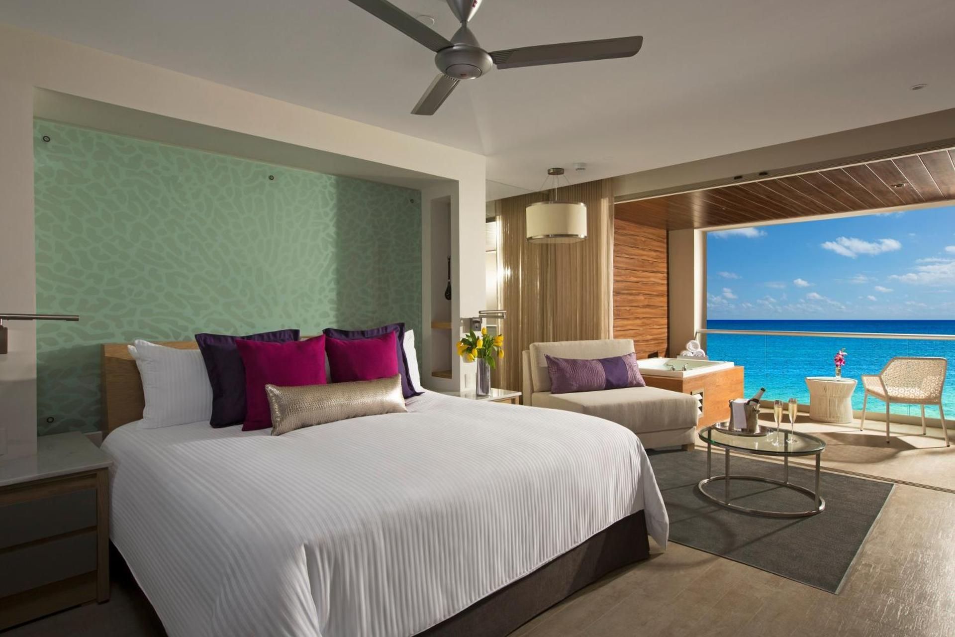 Xhale Club Oceanfront Junior Suite with King Bed and Whirlpool