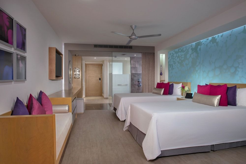 Xcelerate Junior Suite Tropical View Double