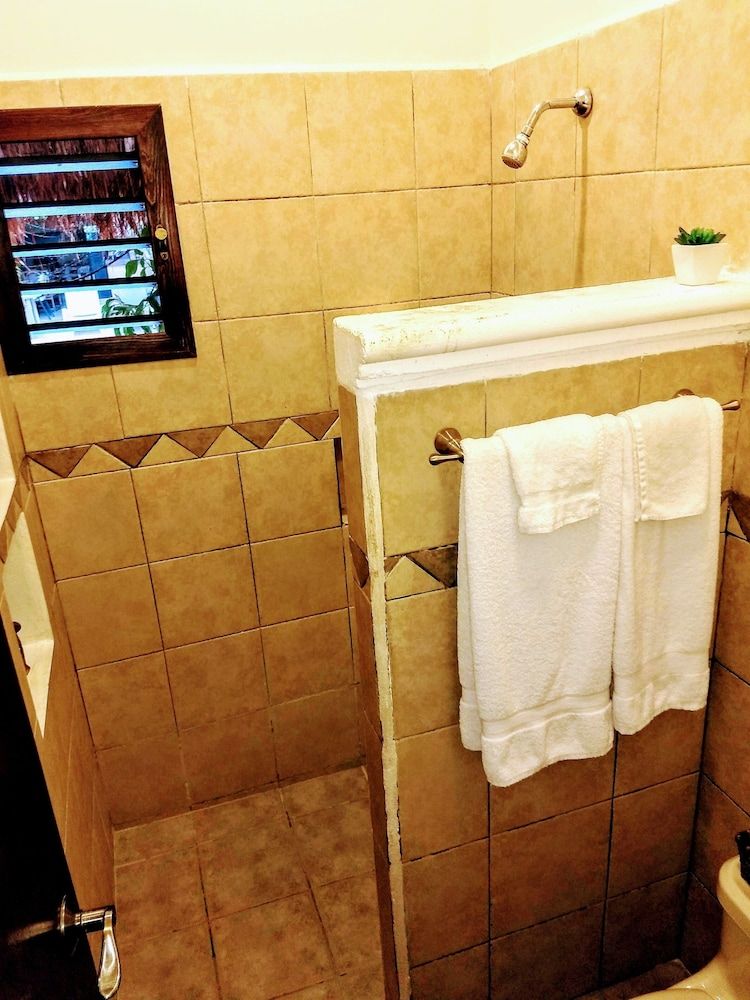 Casita de Maya Boutique Hotel Deluxe Room, 1 King Bed, Pool View 5