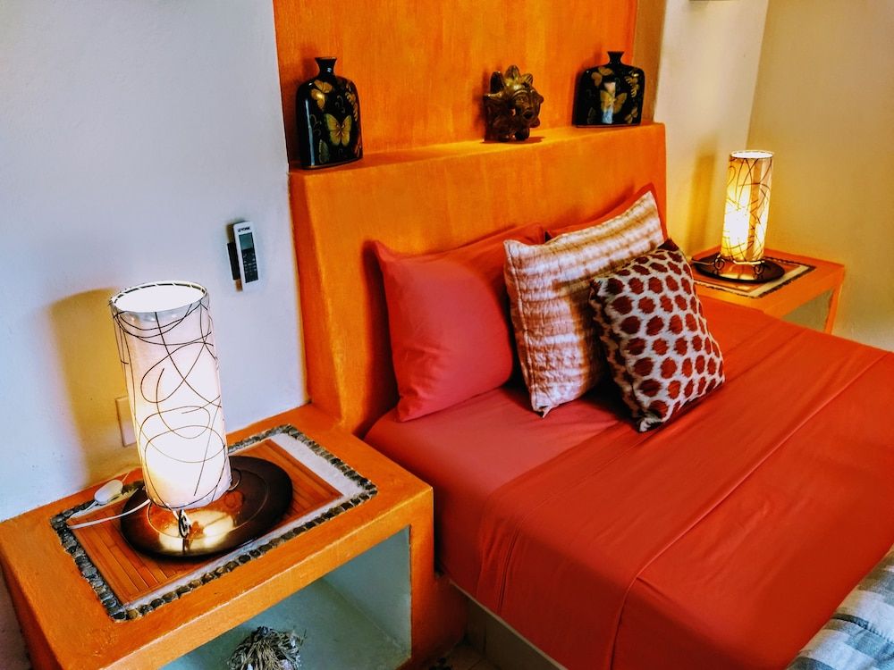 Casita de Maya Boutique Hotel Deluxe Room, 1 Queen Bed, Accessible, Pool View 7