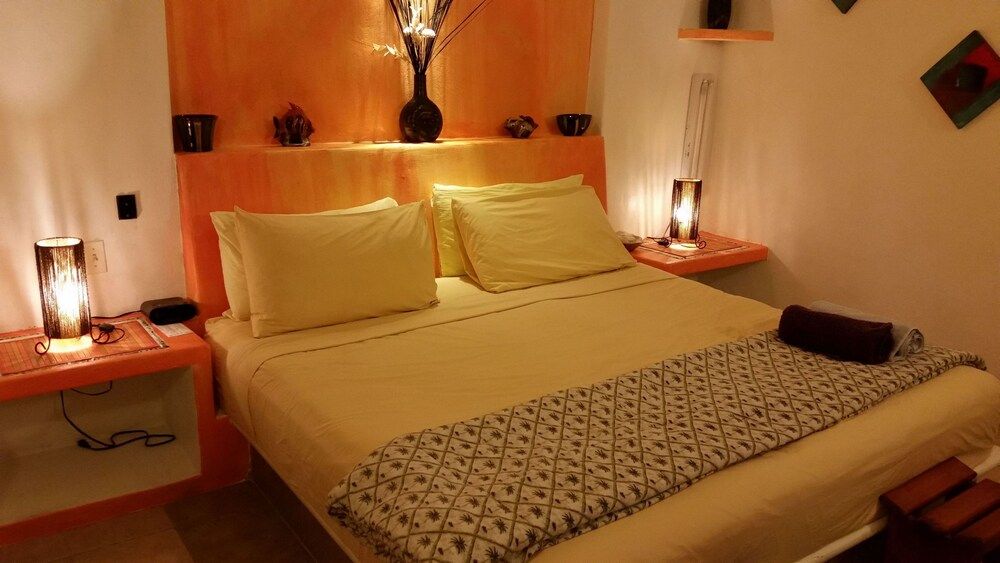 Casita de Maya Boutique Hotel Deluxe Room, 1 King Bed, Pool View 2